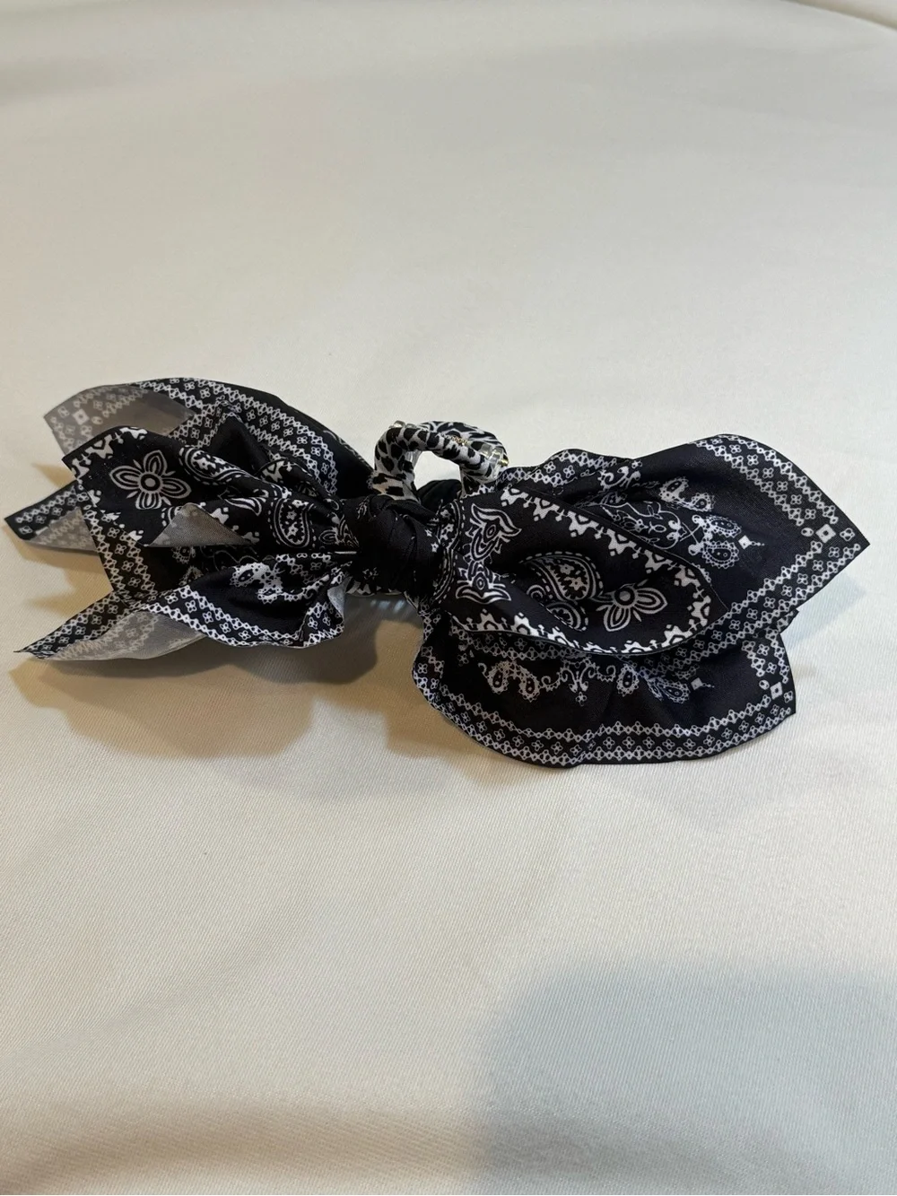 Black White Bandana Paisley Fabric Bow Claw Clip Hair Accessory Boho Y2K NWOT